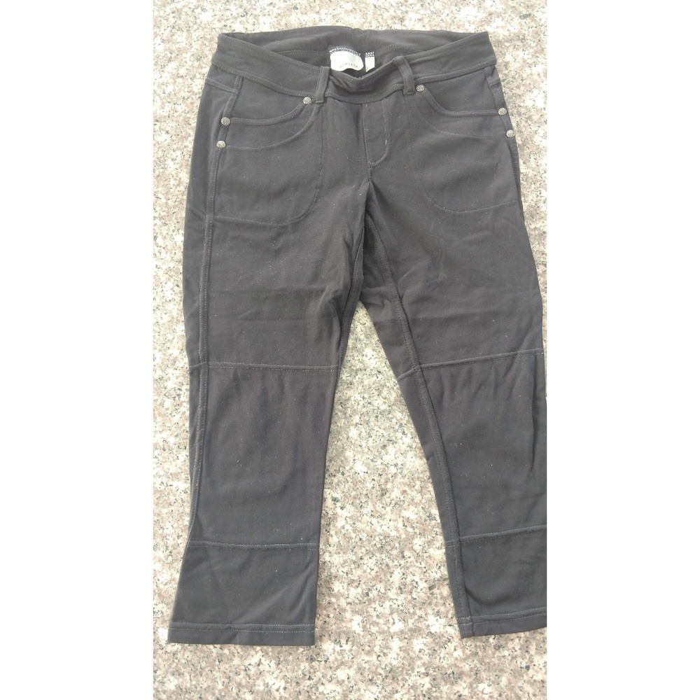 Athleta Small Bettona Capris Black